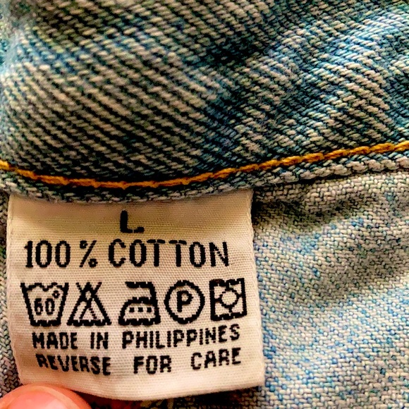 90’s Mickey Mouse Long Shorts 📽 - Picture 5 of 6